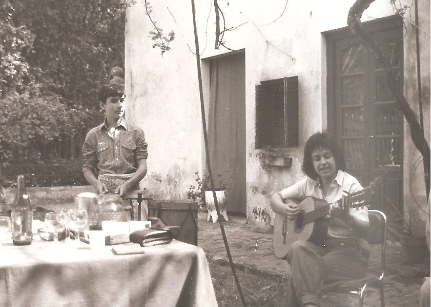 Estancija lokalna pevka254