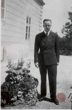 Prof.-dr.-Božidar-Lavrič-Zbirka-upodobitev-znanih-Slovencev-NUK