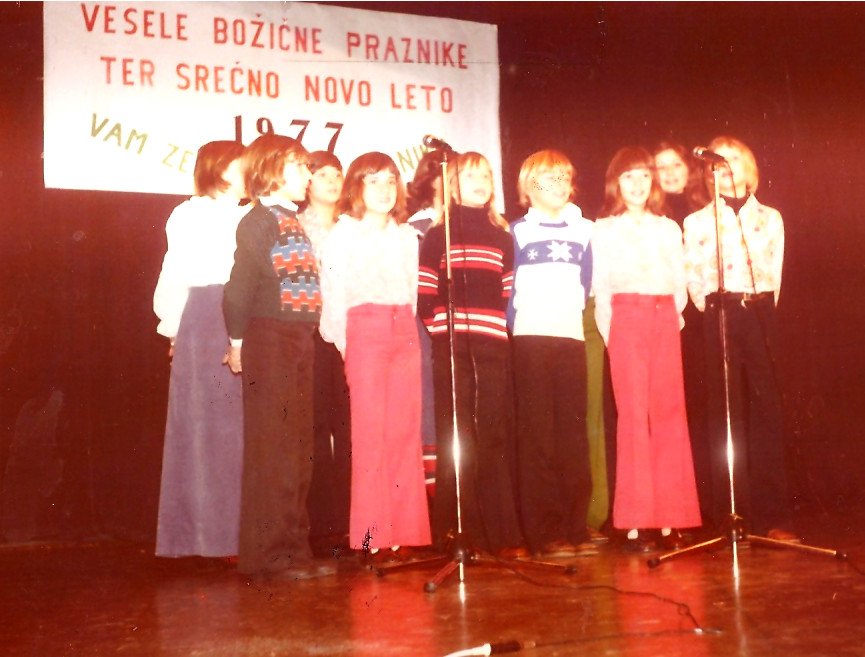 Otroci Planike pojejo 1977 1237