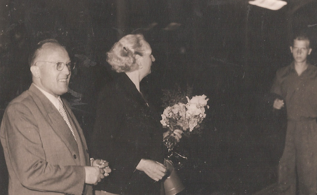 Tomo Brejc in izseljenka Senčarjeva na LJ kolodvoru1973